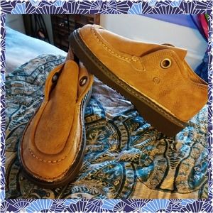 NWOT BOC BORN SUEDE LEATHER SHOES-WOMENS SIZE 7